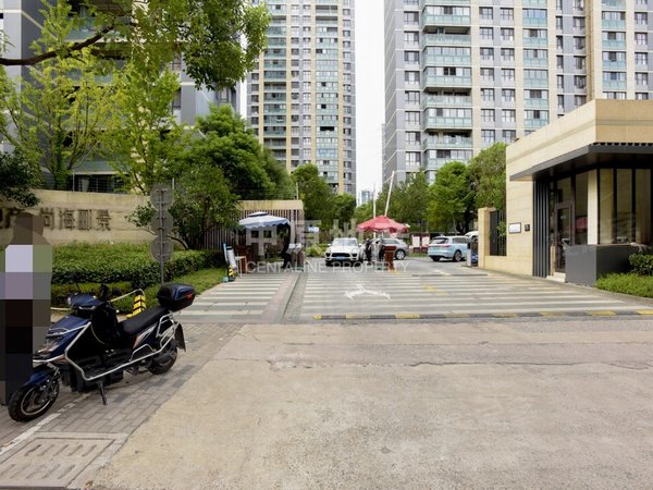 上海浦东洋泾地产尚海郦景业主自住,装修风格,一梯两户,地铁房,采光