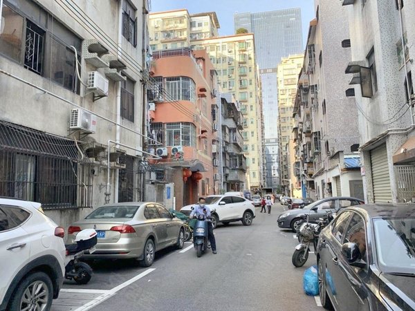 深圳宝安坪洲径贝新村径贝新村大门口 高品质大单间全屋家私定制 可办