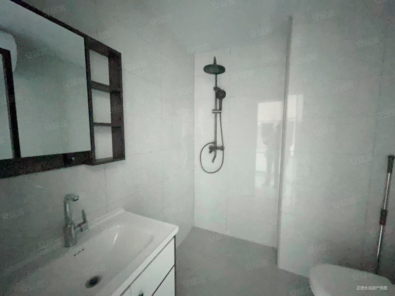 燕郊岩峰云裳1室2厅1卫40㎡北28万