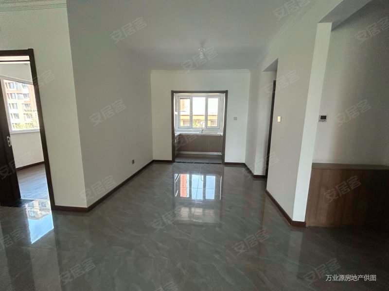 绅湖公馆 电梯洋房 婚房 地铁房 有钥匙    校班车接送