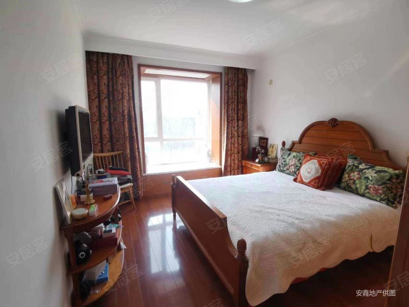 260万急售价可谈三室5楼尚品南山中介费三千