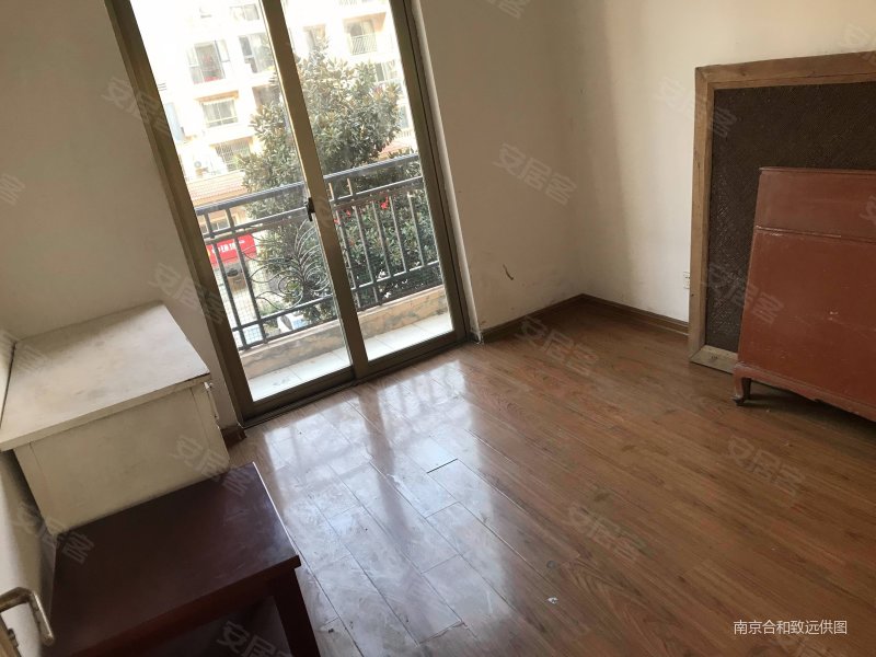 银河湾紫苑 满五 临地铁 小三居 南北通透 交通便捷