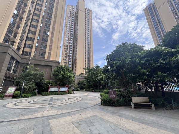 深圳龙华观澜阳基御龙山4号线长湖地铁口 花园小区 阳基御龙山 精装大