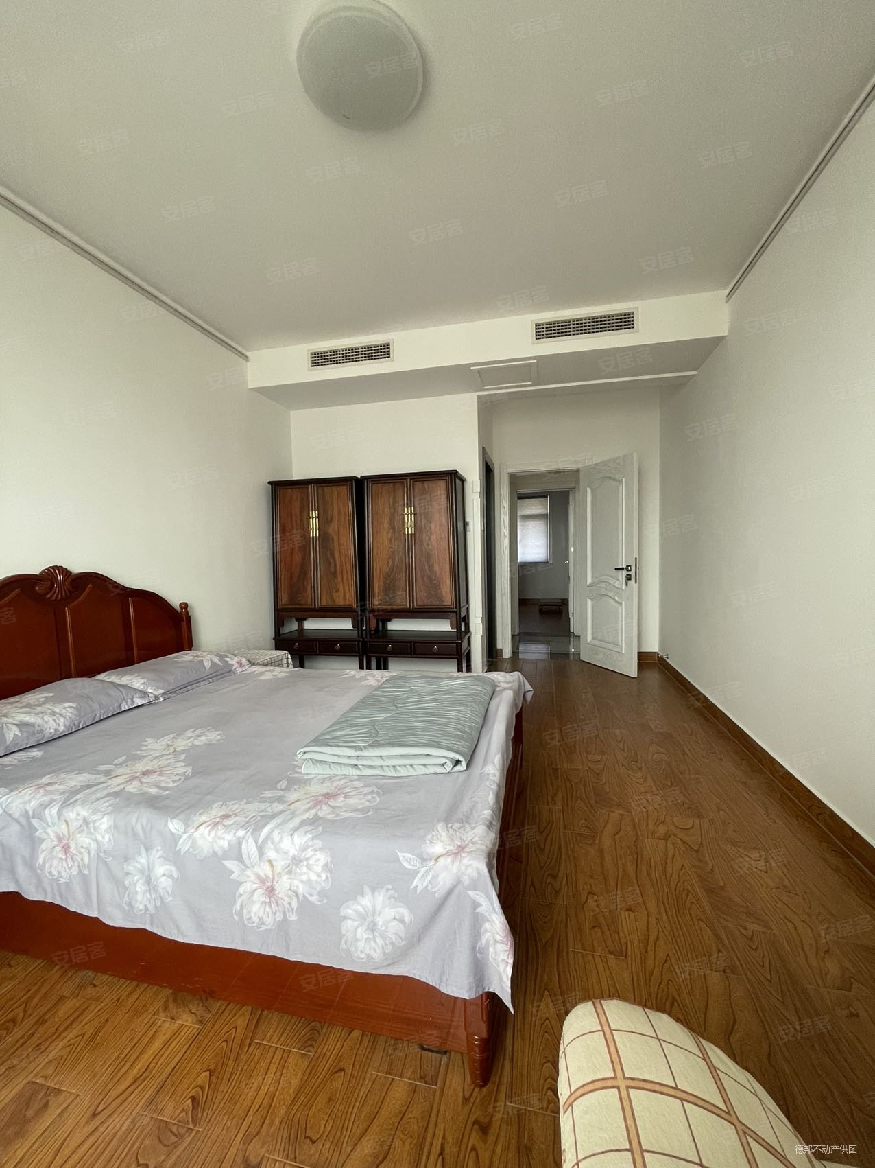 韵和嘉苑3室2厅2卫156㎡南北165万