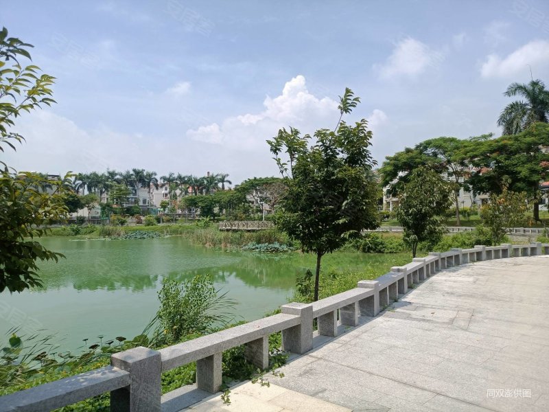 适合高素质群体安静,银湖花园二手房,298万,4室2厅,3卫,192平米-厦门