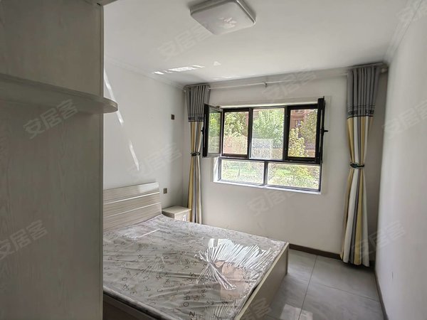 喀什喀什市喀什城区金牧华府半岛审批局附近,华电小学,高层三室两厅两