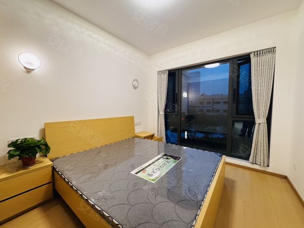 金华婺城湖海塘映湖华府金华罕见大平层6房超大客厅落地窗超大衣帽间全屋智能家居房源多出租房源真实图片