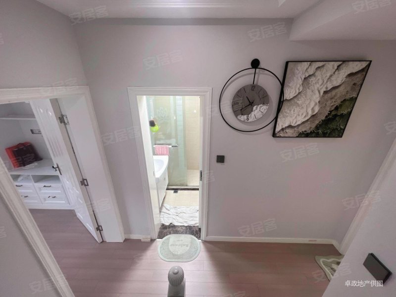 南郊花园(西区)5室2厅3卫159.86㎡南北1160万