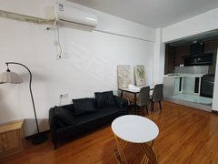 黄石黄石港大上海市中心金花旁边大单间家电齐全，拎包入住，租金1000月出租房源真实图片