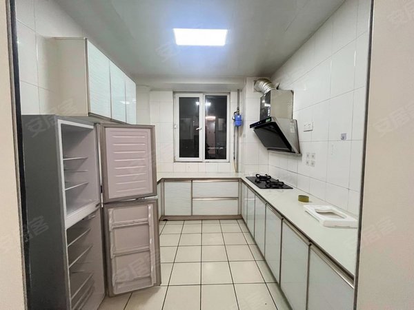 昌乐昌乐城区体育公园东山花园电梯！下楼附，小！家具家电齐全，拎包入住！看房方便出租房源真实图片