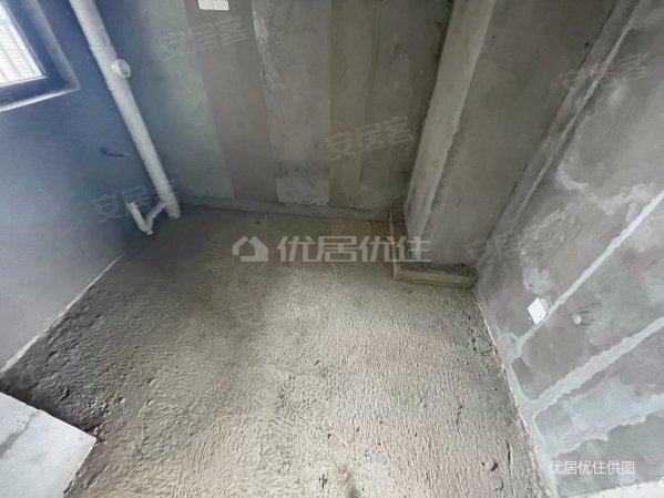 建发鼎华北大珑廷5室2厅2卫131㎡南155万