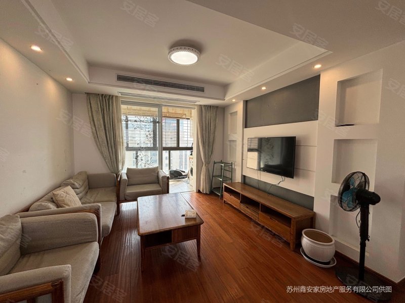 瞰湖花园(三期) 南北通透 带电梯 交通便捷 商品房 房龄新