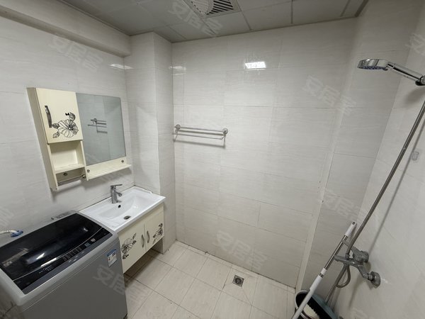 巢湖北门北门片区东方新世界(商住楼)可短租新世界押一付一，月租1200密码锁24h随时看房出租房源真实图片