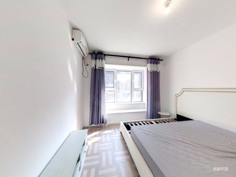 金地艺英里3室2厅1卫97.75㎡南北235万