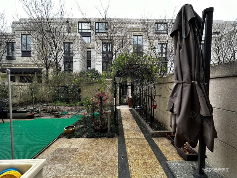 宝华下叠别墅,150平地下室120平花园,套内电梯,双车位,宝华源墅(公寓