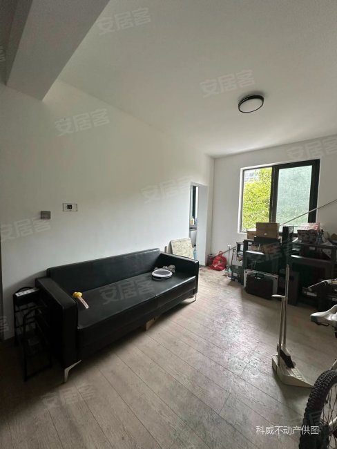 新潮塘南苑东区,四开间朝南,带车位杂物间!