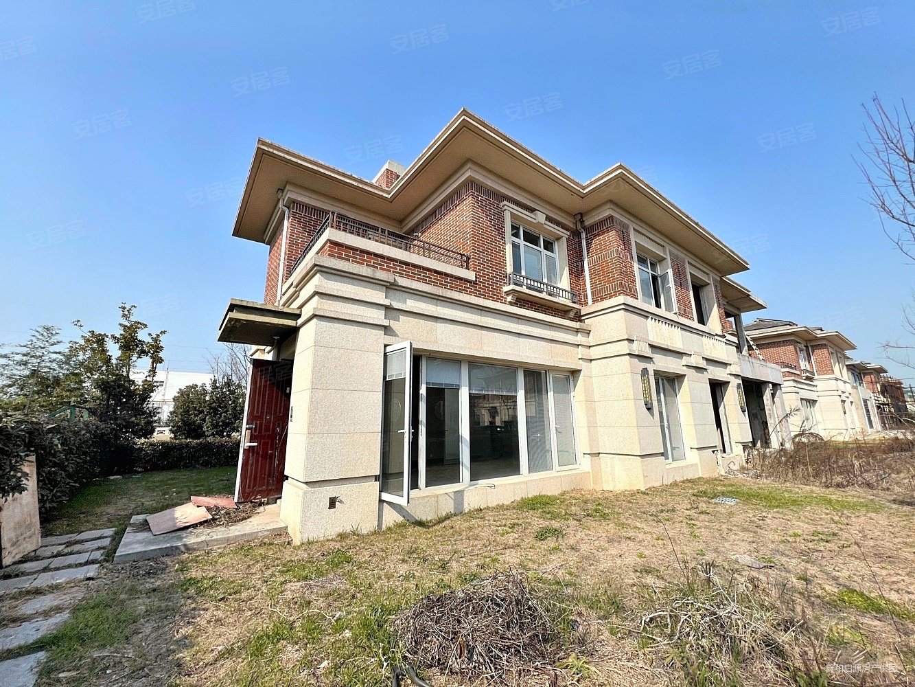 爆新出南北侧花园200平一套类独栋低价出售