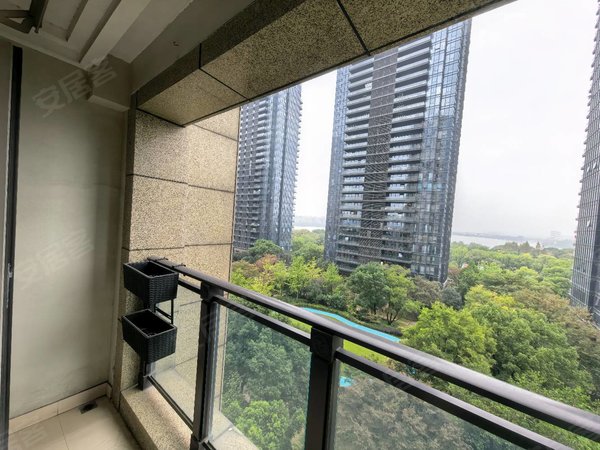 新上玉兰花园一期,包物业包车位,瓜渚湖