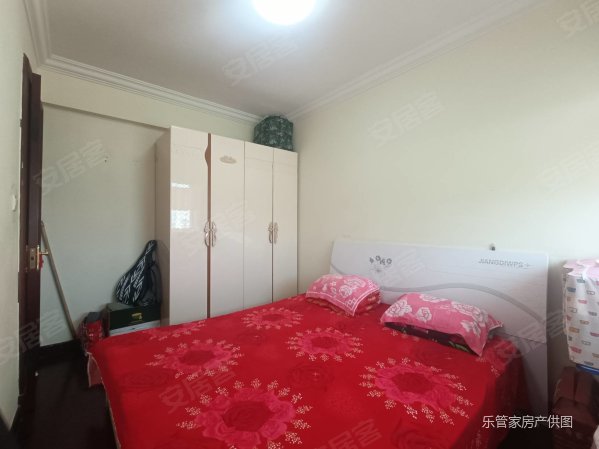 恒大绿洲3室2厅1卫120㎡南北58万