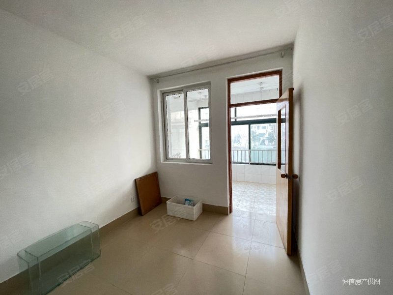 双十验 恒昌佳园一楼三室 有附房证出税可议价,恒昌家园二手房,37.