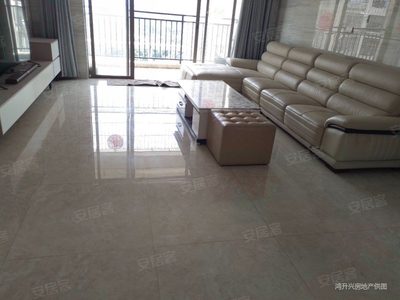 这里可以满足您三代同堂,每天儿孙绕膝的生活,龙光君悦龙庭5房