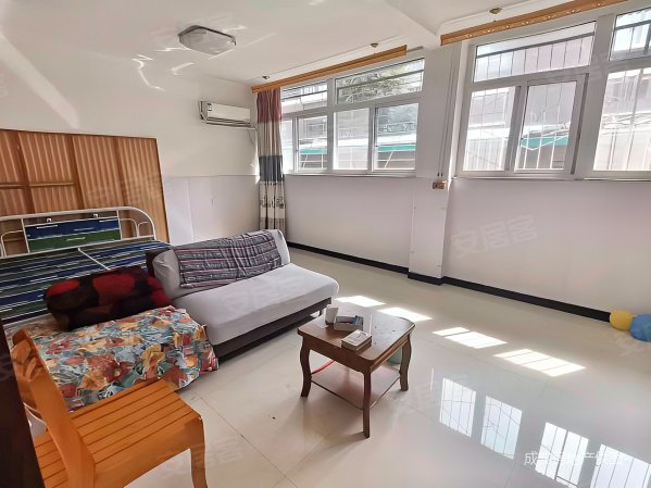 保真省三院对面一楼省政府宿舍维明街片两室真实照片