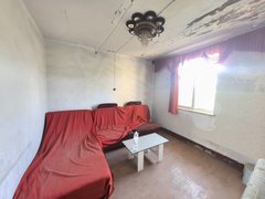 银川西夏同心路同心路伍 佰元,瑞祥苑一室一厅,简单家具 随时看房 交通便利出租房源真实图片