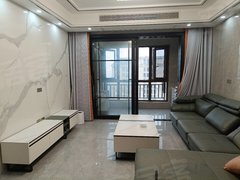 鹰潭月湖月湖城区夏埠天虹附近精装四房,小区环境优美,有停车位,采光视野开阔,出租房源真实图片