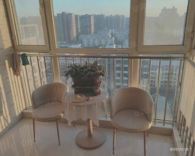 阳光水岸 南北3居 中层 满五年 小区中心 近地铁 有车位