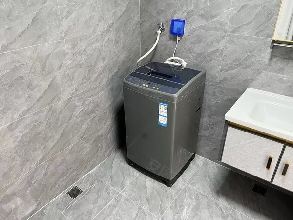 学生免押金整租可月付可短租月坛商厦新华城市广场出租房源真实图片