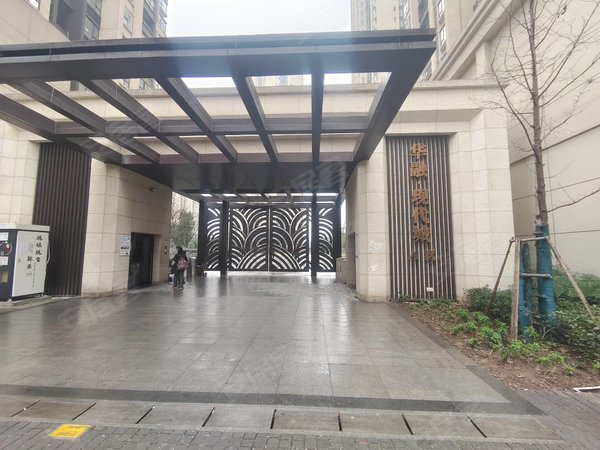 重庆江北寸滩华融现代城海尔工业园,华融现代城精装两房出租,随时看房