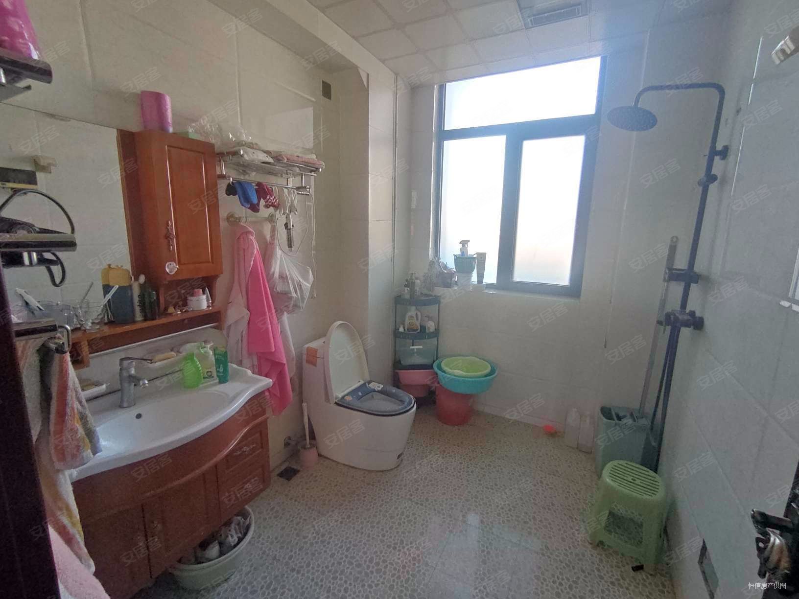 盛唐御园3室2厅2卫125㎡南79.9万