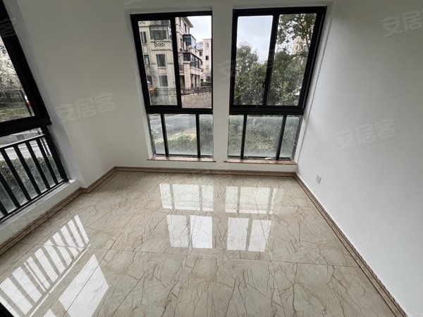 金华东阳横店玫瑰星城2600一月玫瑰星城精装两房有超大阳台随时看房出租房源真实图片