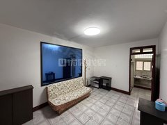 荆州沙市北京路人信汇商圈 凤台坊 步梯8楼 正规一室一厅 随时看房出租房源真实图片