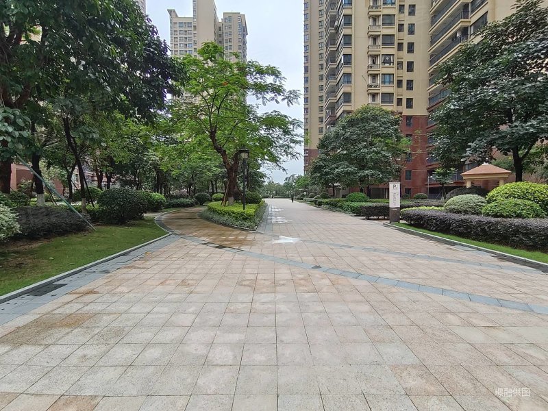 近珠海逸骏星园 精装三房两卫未住过 朝南向 医疗商圈配套齐全