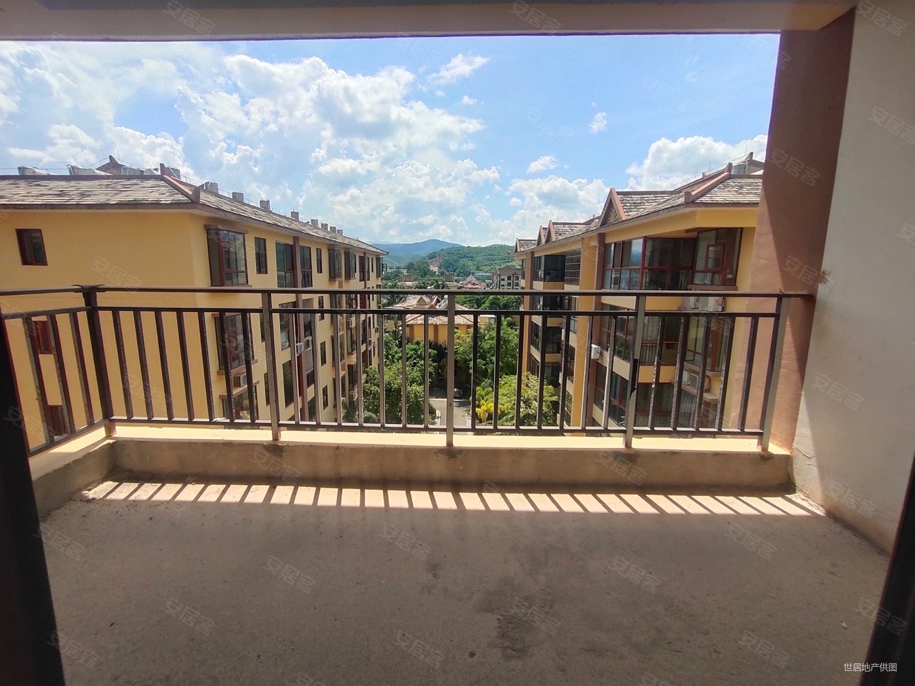 四中花伴里小区125平米75万