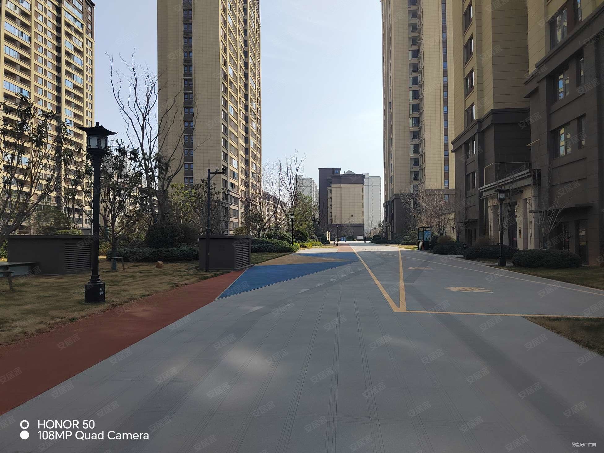 伊滨华耀城旁 新小区好楼层 南北通透三室两卫 随时看房