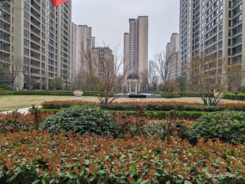 草滩绿城桂语兰庭三室两厅两卫房子出售