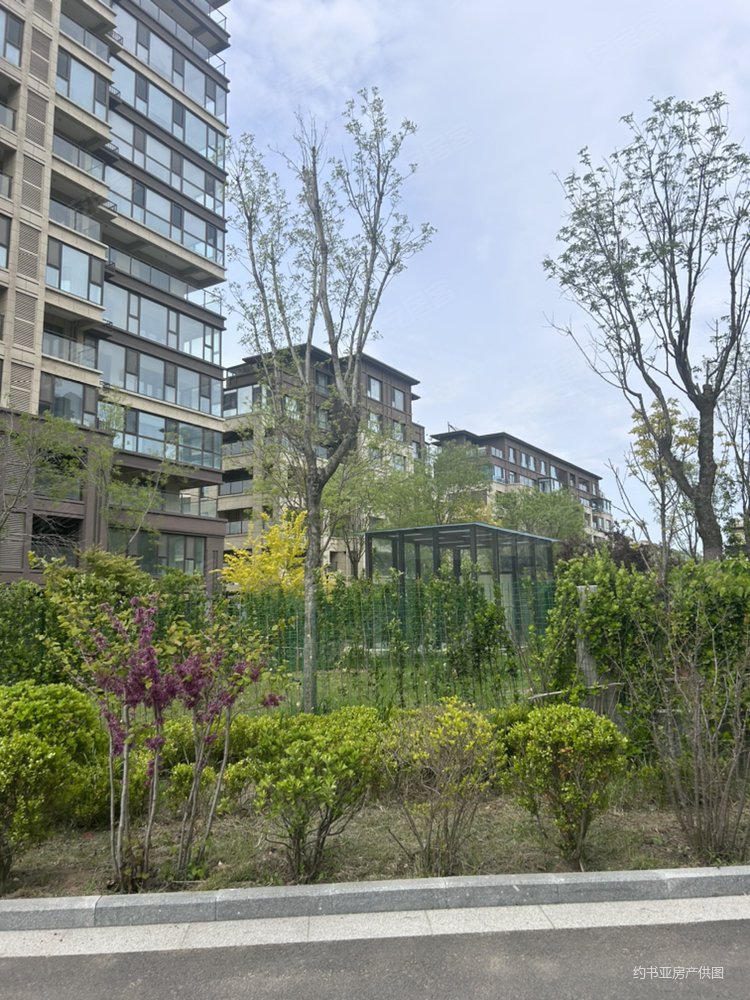 房东急售 一楼带院子 南北院 西边户 有地下车位 看房方便,岭海香澜郡