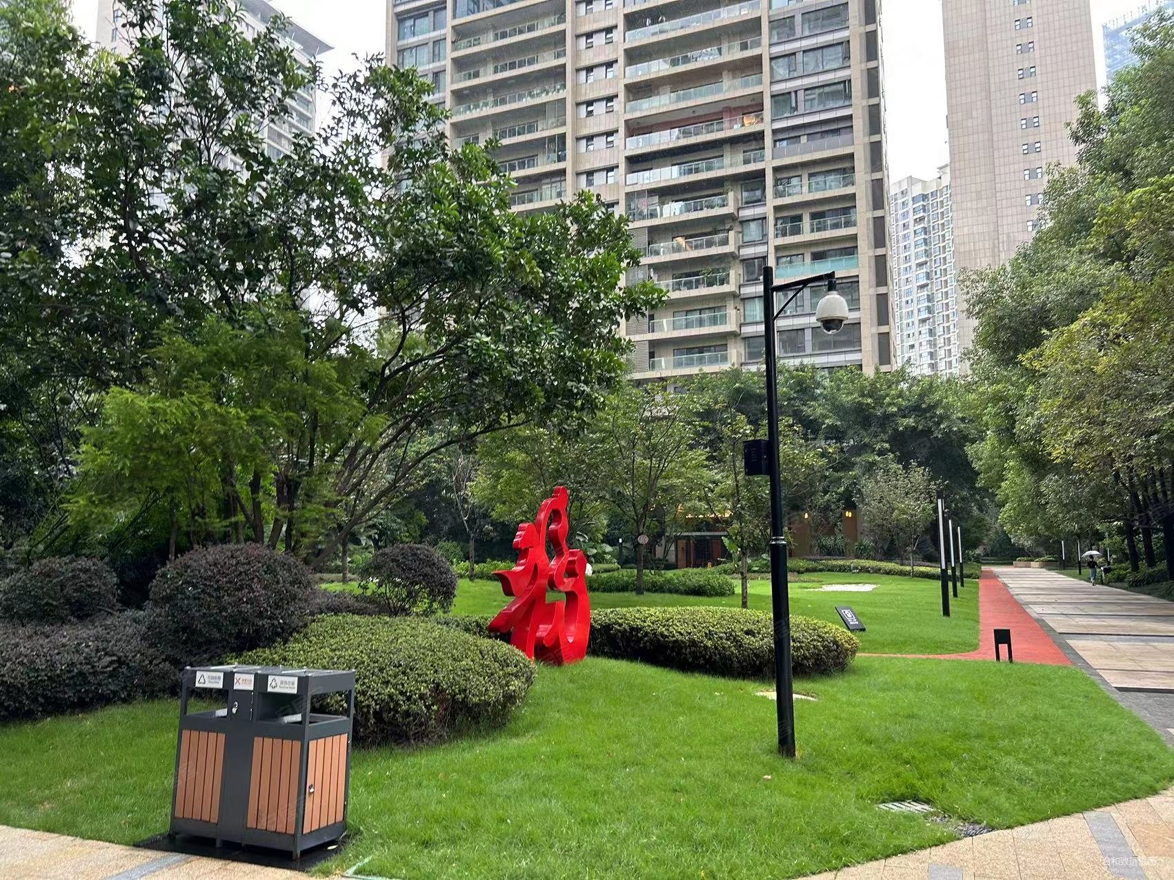 伊泰天骄4室2厅5卫396.26㎡南北2800万