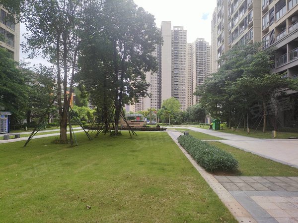 珠海香洲上冲万科城(北区)万科城北区精装公寓出租 家私家电齐全 图片