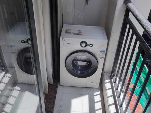 深圳宝安松岗车站二街7号小区无中介直租松岗喜港城华润万家天虹商场
