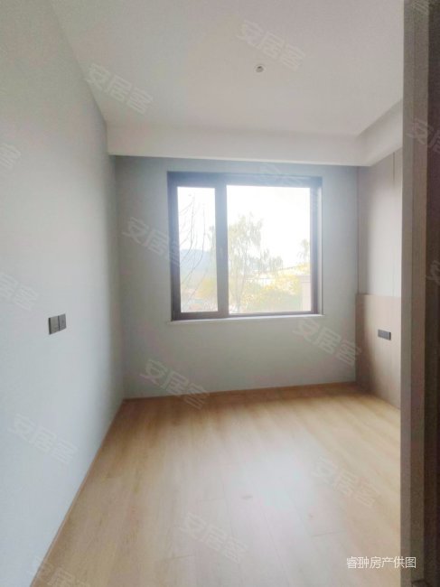 新上 大平层 地铁现房槐安路西山省二院旁 保利西山林语龙湖