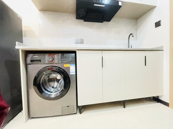 金华东阳东阳市中心城南西路333号楼城南西路 东阳大众4s店附近 两室一厅 家具全新 配套齐全出租房源真实图片