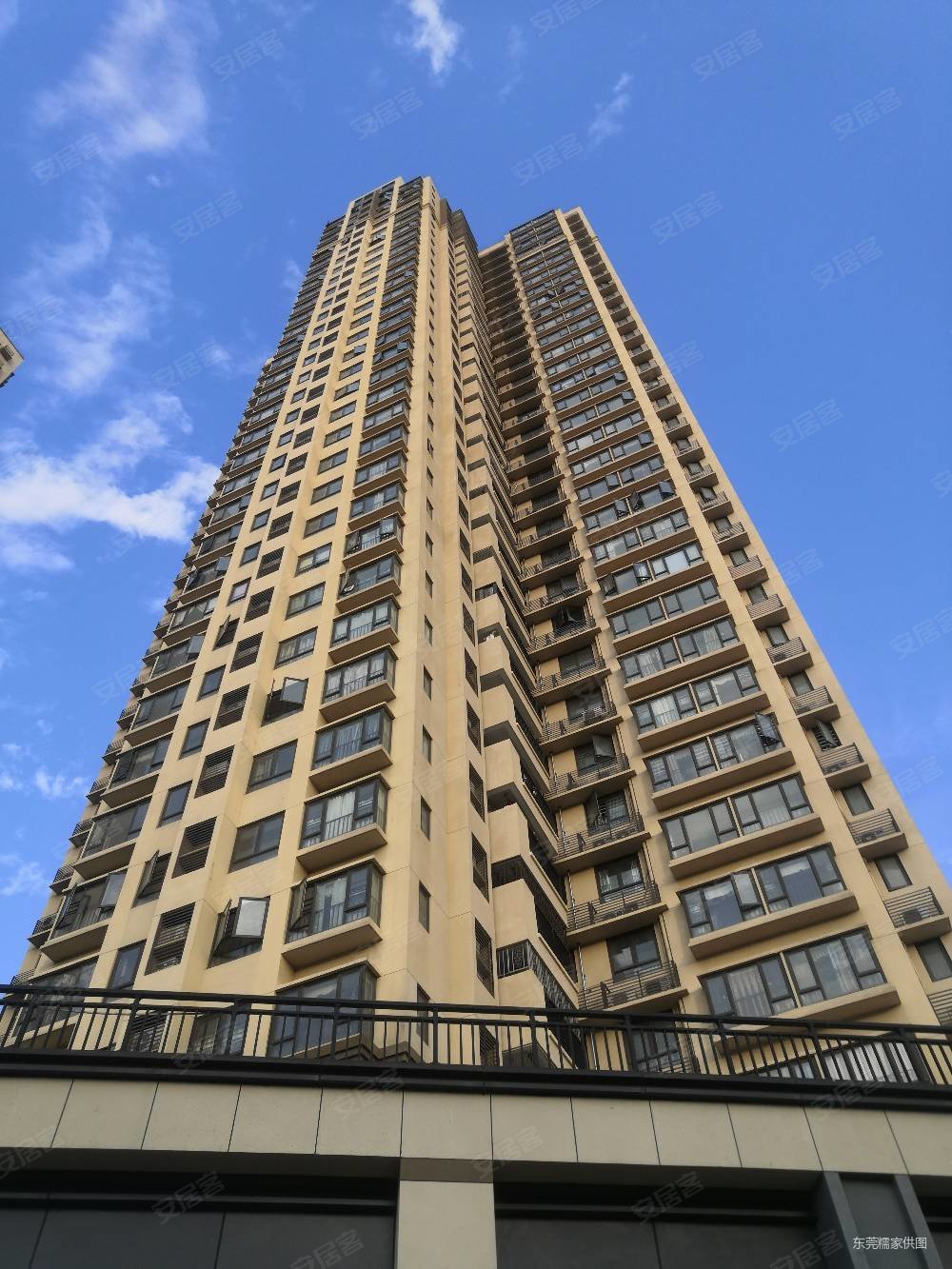 精装修满五3室2厅南部湾万科城四期诚心出售价格可议