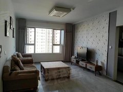出租深圳城梦想家园11楼，两室一卫，家具家电齐全年租2.2万