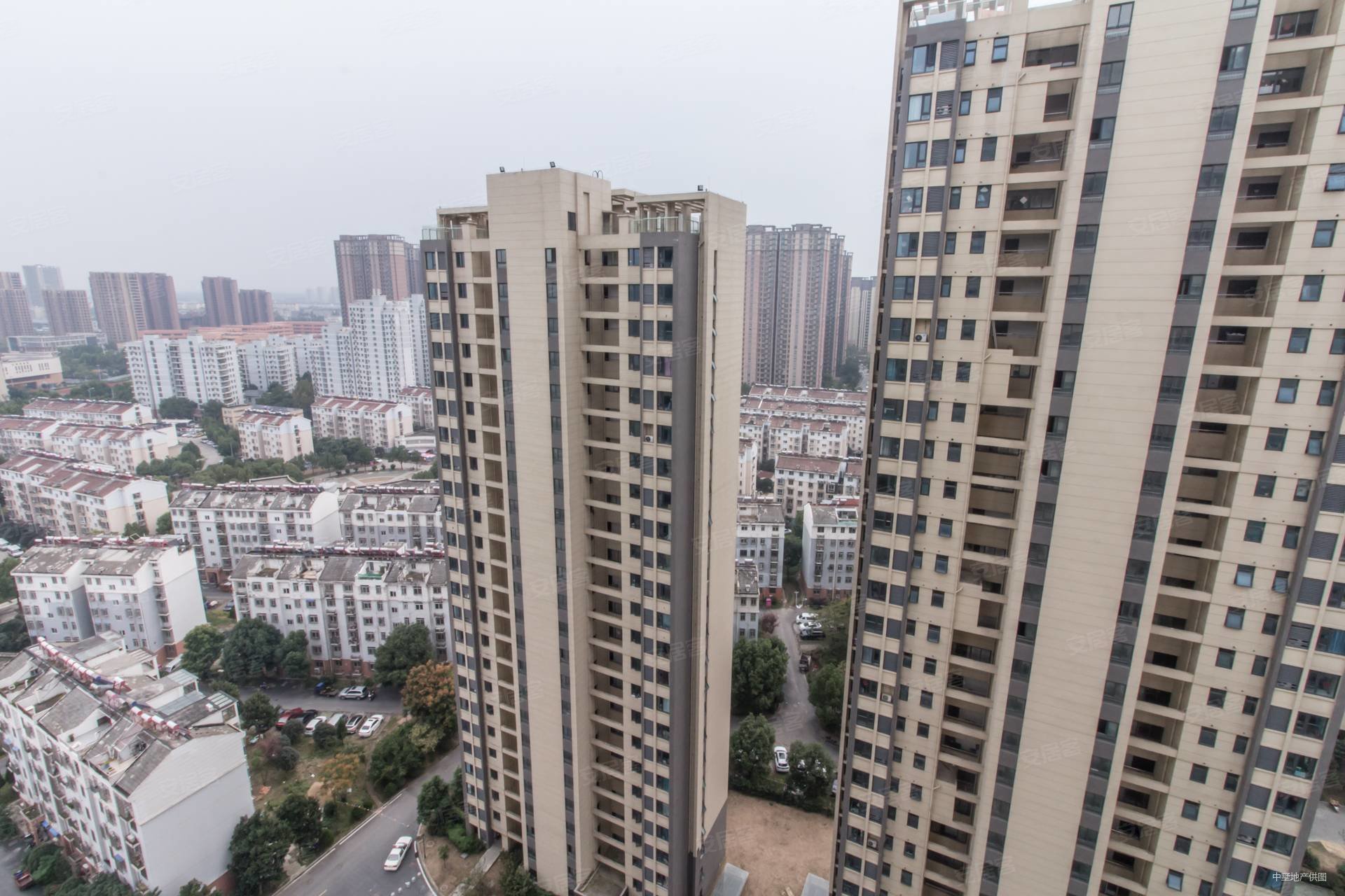 瑶海湿地公园旁保利商圈东部中心裕兴家园两室出售