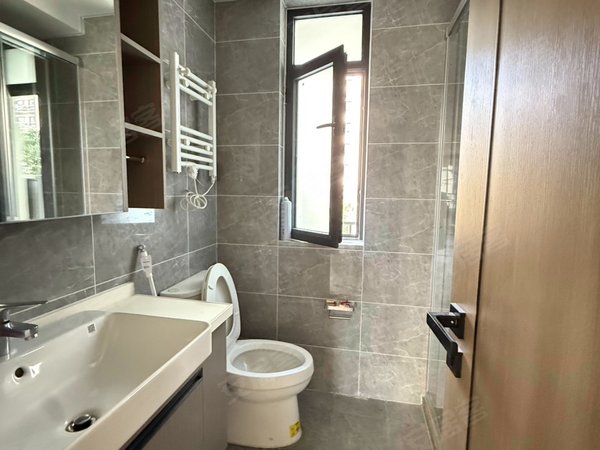 苏州太仓娄东翡丽云邸翡丽云邸,洋房小区,精装修三房两卫,拎包入住