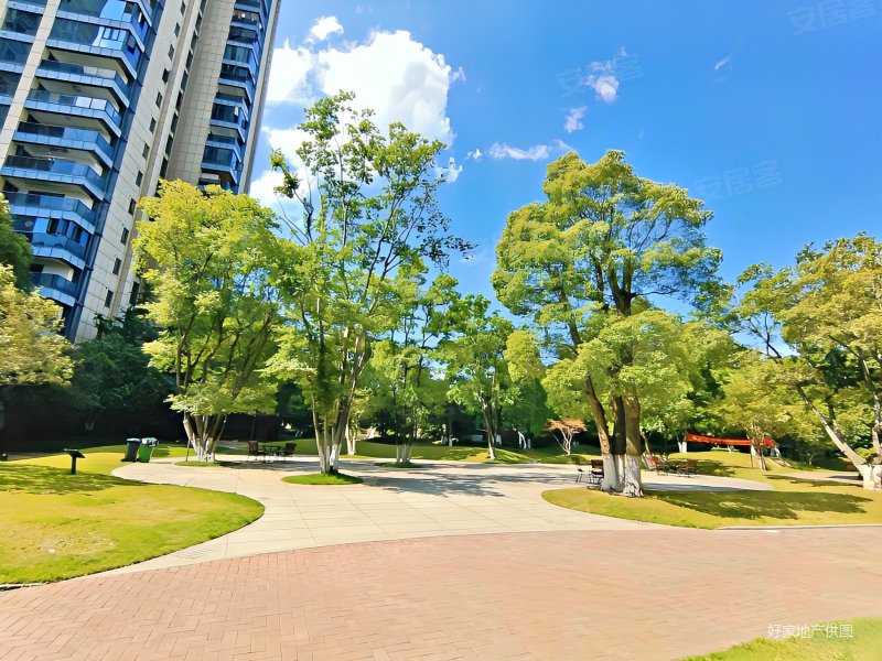 全线江景降价急售湘江壹号几十套钥匙在手一站式带您看好房源