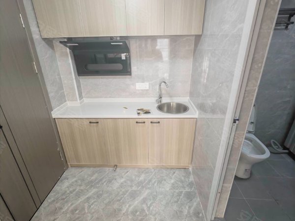 马陆地铁站 花圃小镇包装城精装朝南大房间独厨独卫一室户